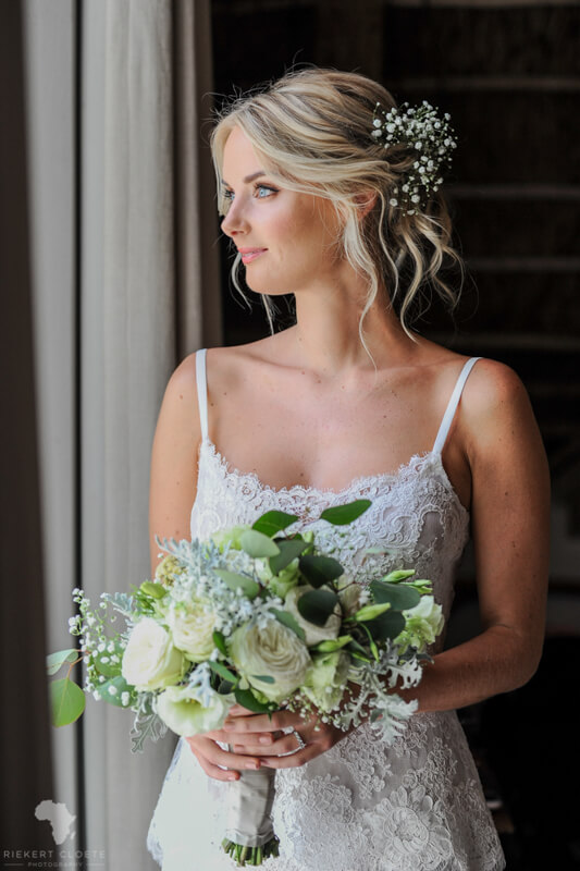 Blonde makeup and hair